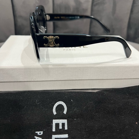 Celine Black Sunglasses with Triomphe Gold Accent - Picture 5 of 17